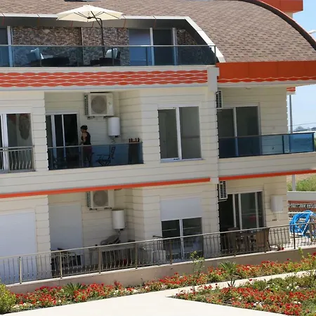 500 Beach Апартаменты *
